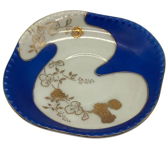 Japan demitasse Blue and Gold Floral Teacup Set - Picture 5 of 16